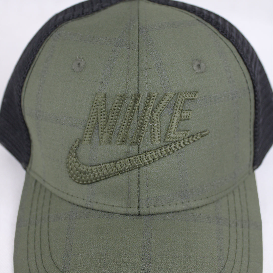Nike Green & Black Mesh Baseball Cap – Casual Sportswear Hat